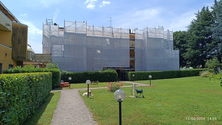 Progetto e direzione lavori di pitturazione prospetti di condoniminio — fotografia 3